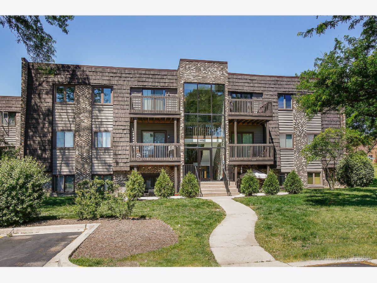 Condominiums Rented Drake Terrace Wheaton Illinois, 1464 Stonebridge