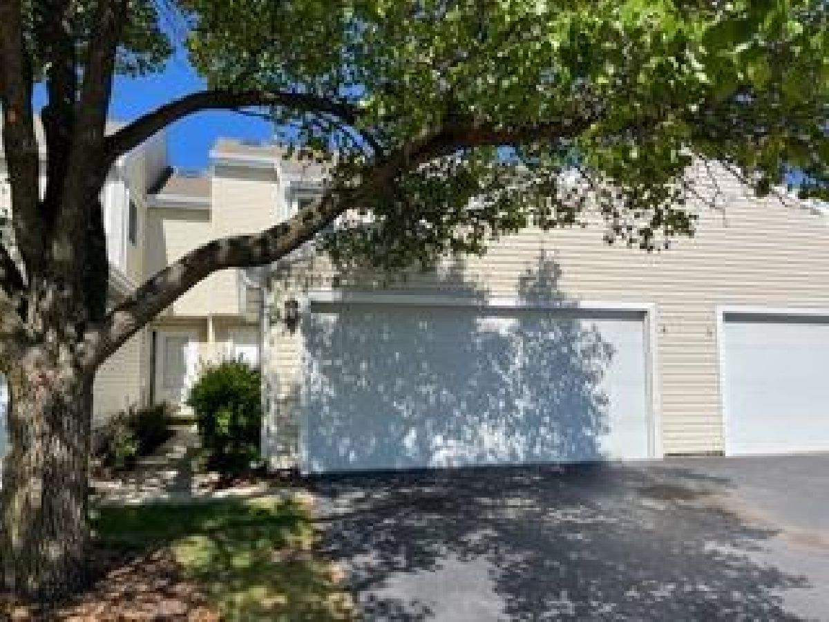 Townhomes & Homes Rented Country Lakes Naperville Illinois, 1645 Masters