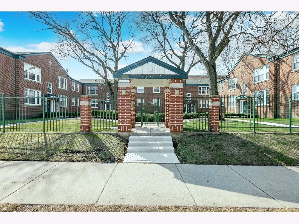 Condos & Townhomes Sold Boundary Court Chicago Illinois, 2421 Fitch