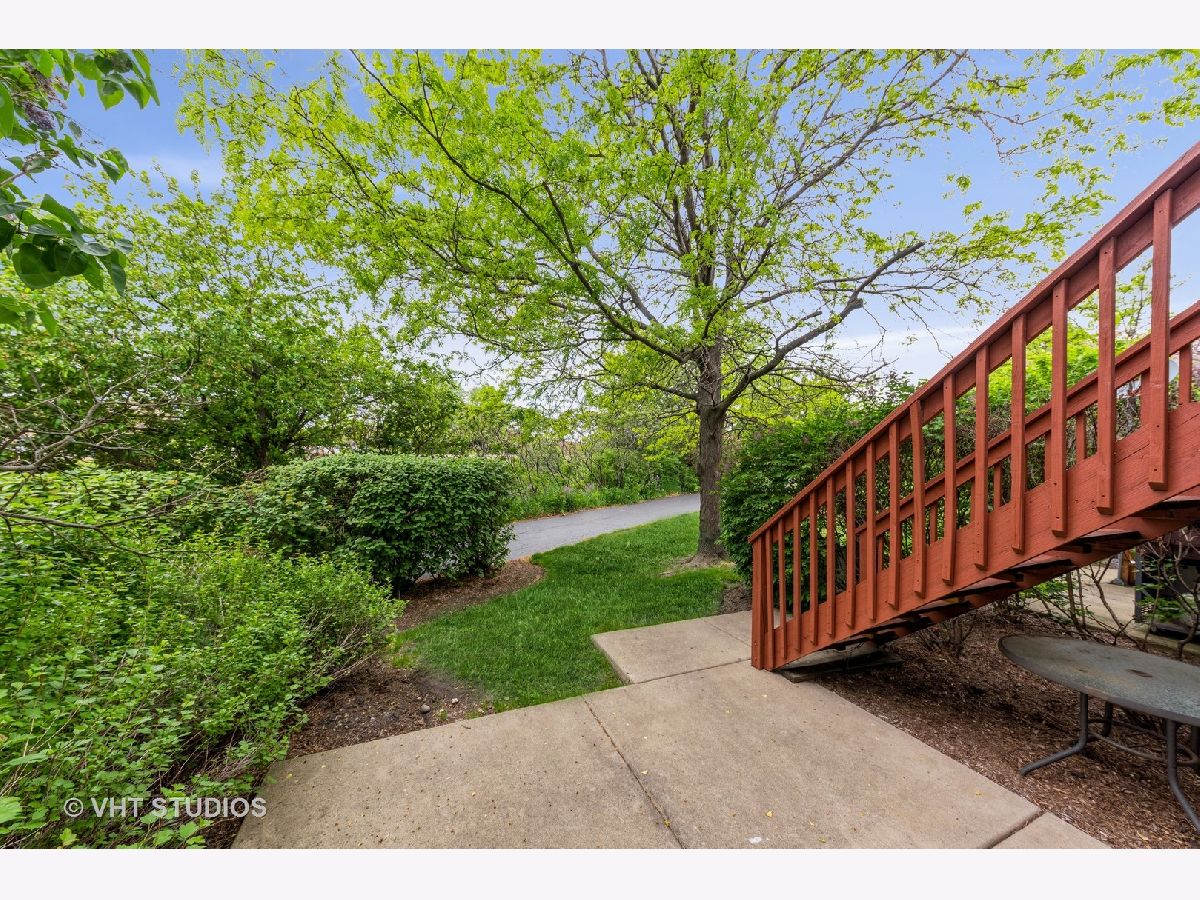 Townhomes Rented Elizabeth Place Rolling Meadows Illinois, 5575 Elizabeth
