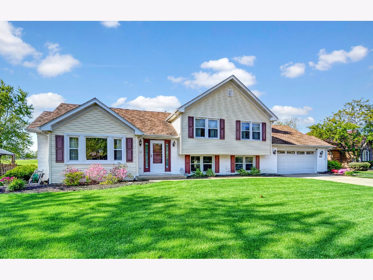 Homes Sold Barrington Square Mokena Illinois, 10739 Revere
