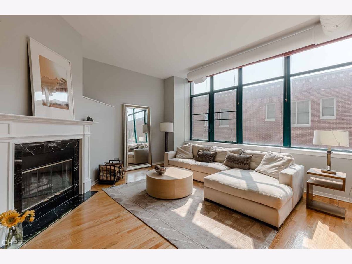 Condominiums Sold Amhurst Lofts Chicago Illinois, 2600 Southport