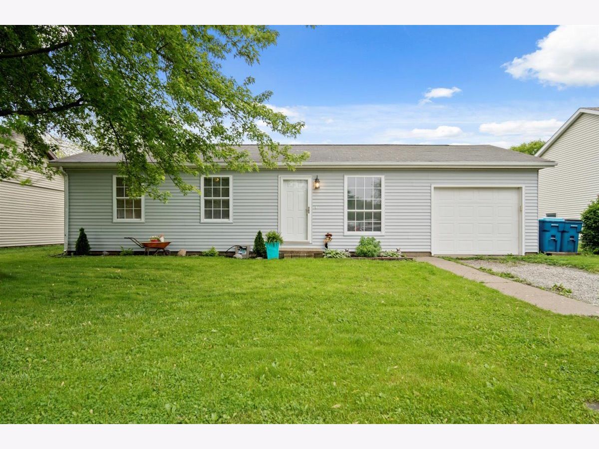 Homes & Condos & Townhomes Sold Westview Pontiac Illinois, 1407 Nixon