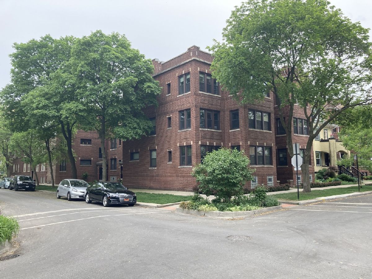 Homes & Condominiums Rented Ravenswood Manor Chicago Illinois, 4618 Sacramento