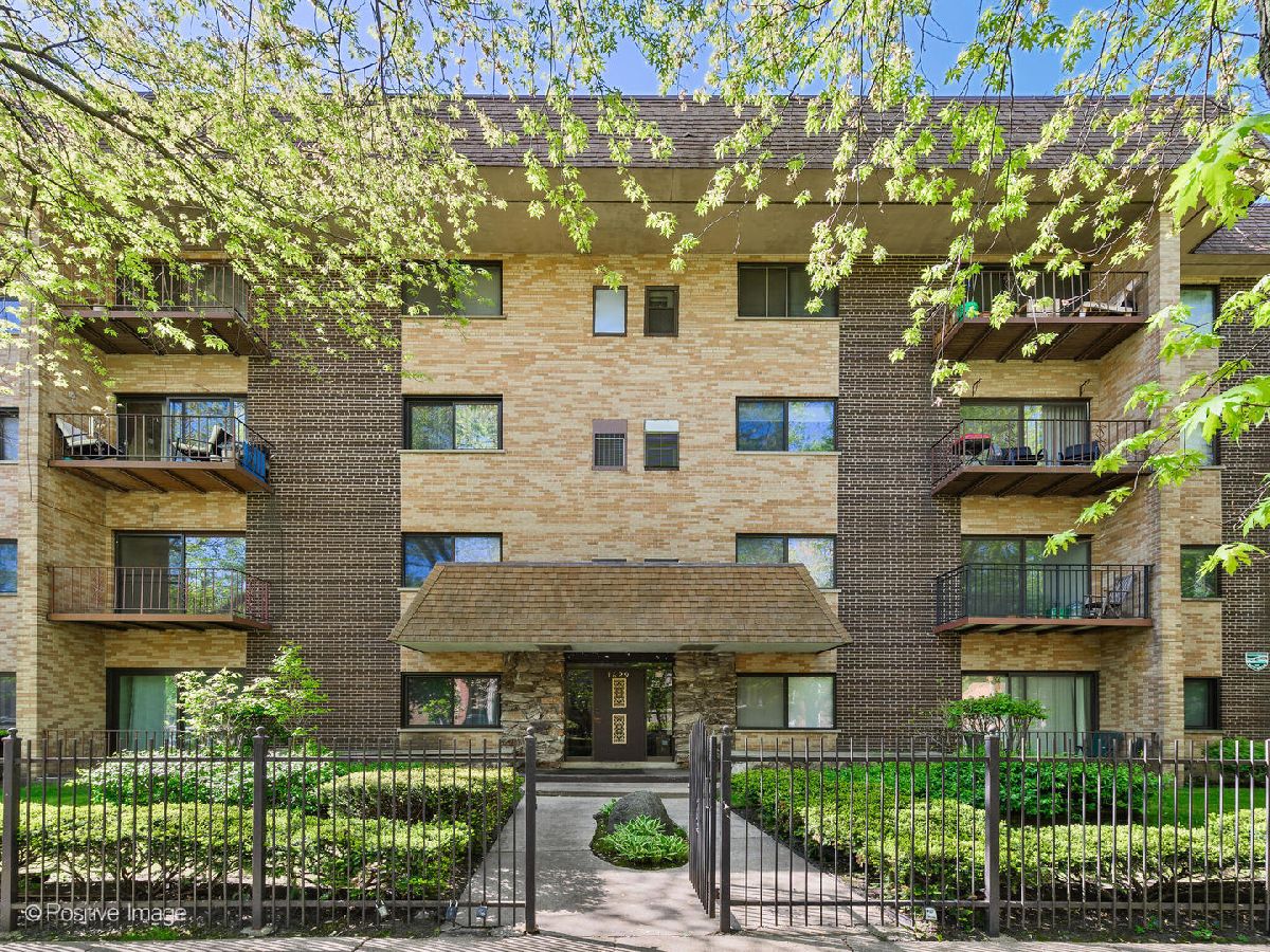 Condominiums Sold Greenleaf Chicago Illinois, 1629 Greenleaf