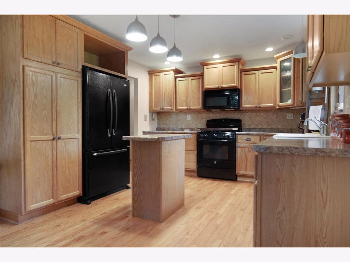 Homes Sold Apollo Acres Bloomington Illinois, 14678 Jupiter