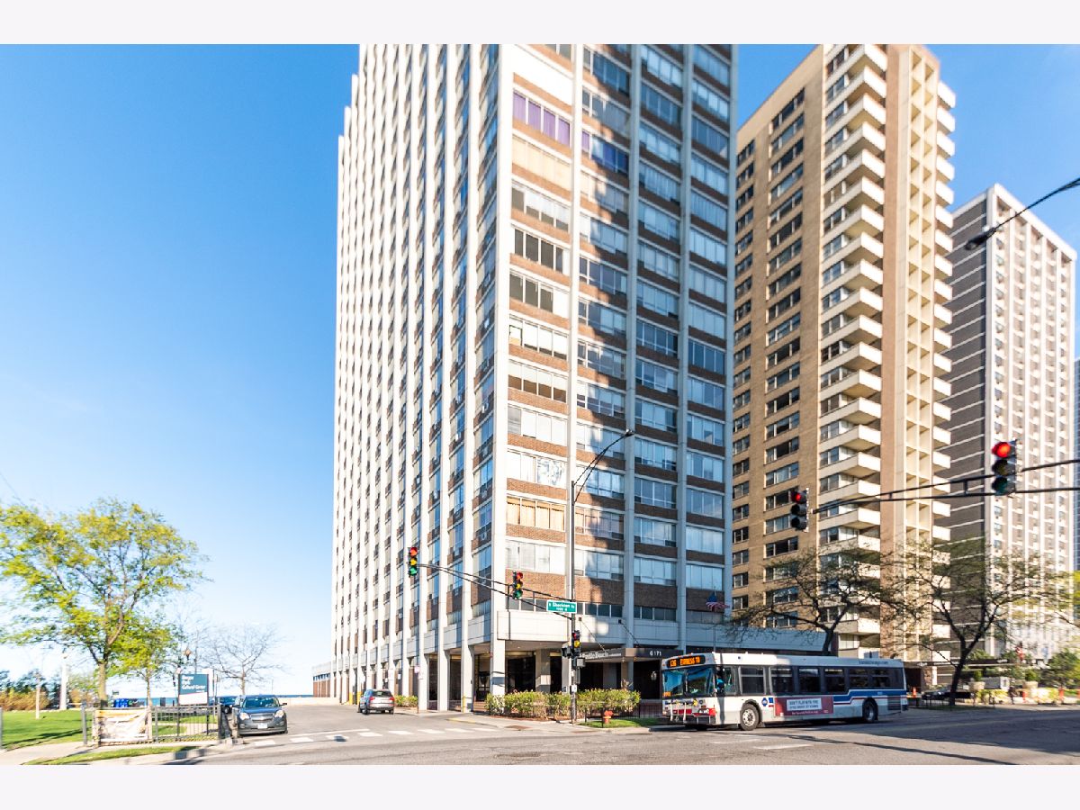 Condominiums Rented Granville Beach Chicago Illinois, 6171 Sheridan