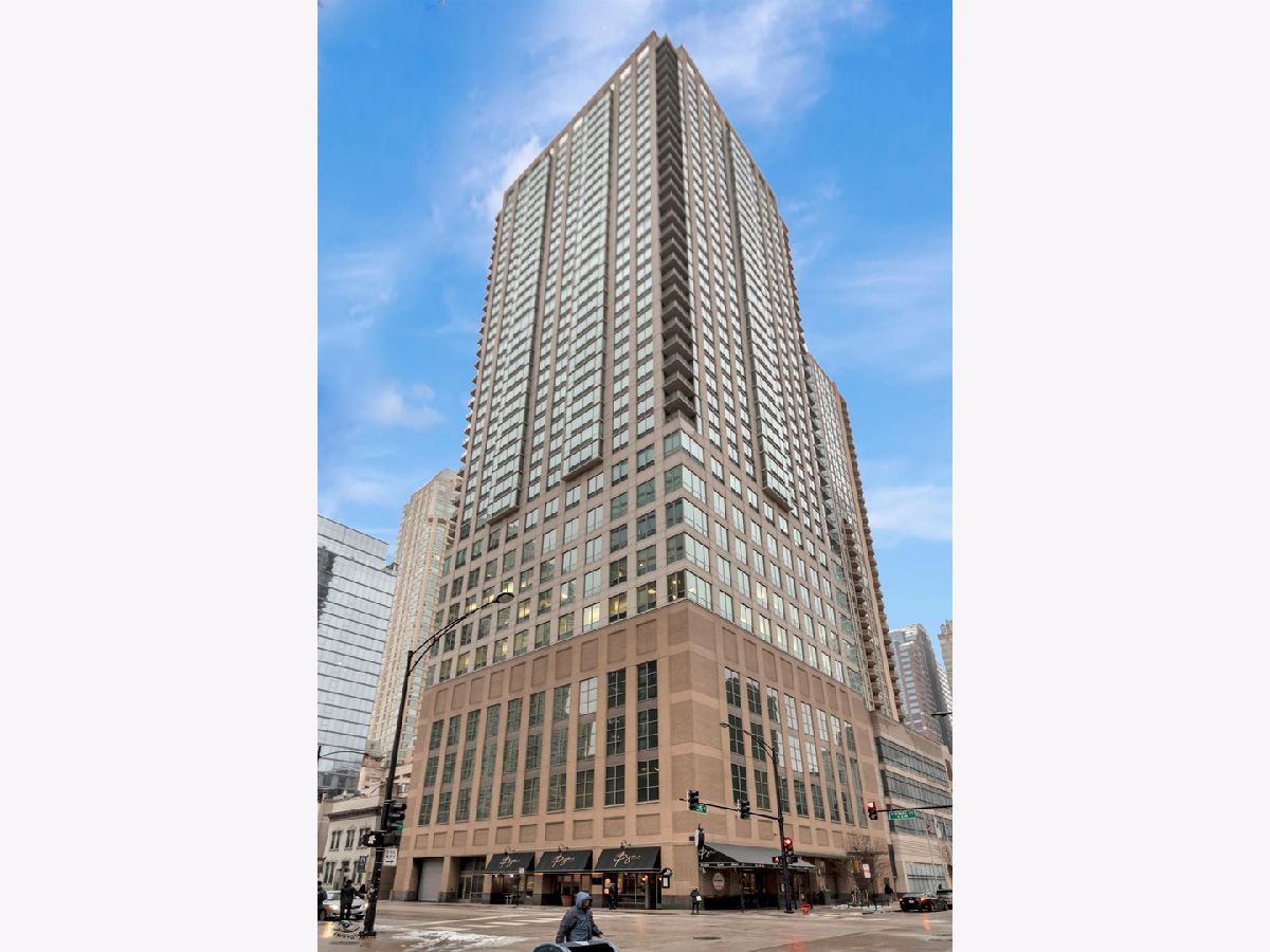 Condominiums Sold 2 E Erie Condos Chicago Illinois, 2 Erie