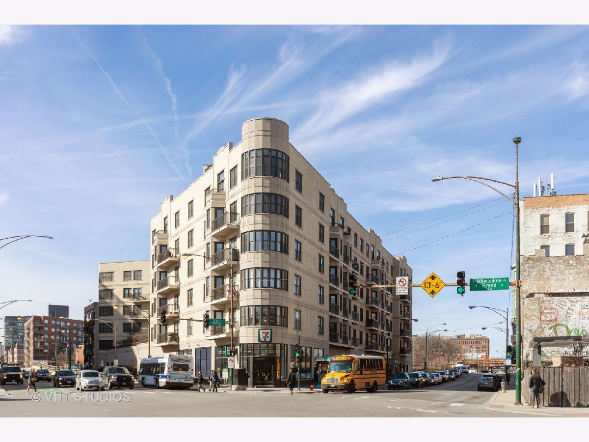 Condominiums Rented The Montrevelle Chicago Illinois, 520 Halsted