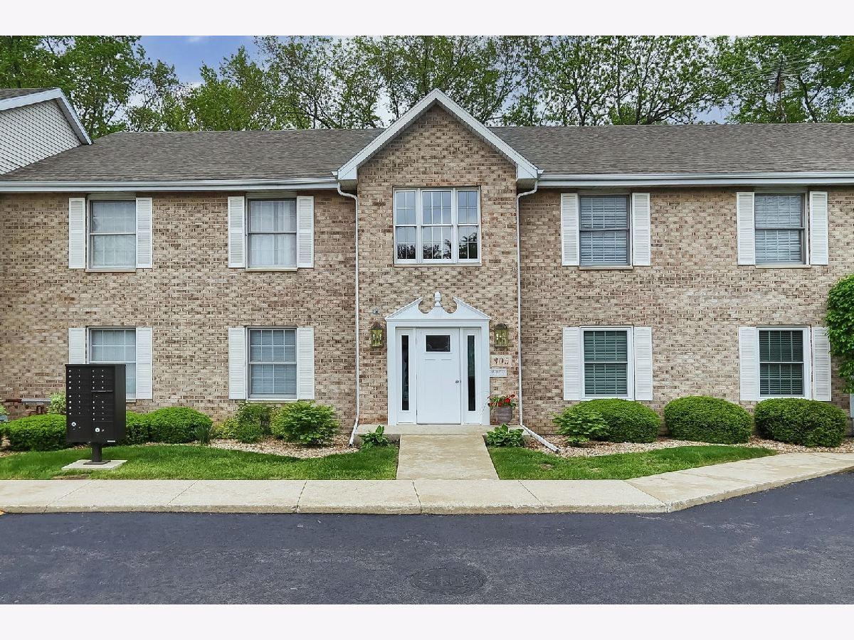 Condominiums Sold Stonegate Of Valley Creek Elgin Illinois, 305 Airlite