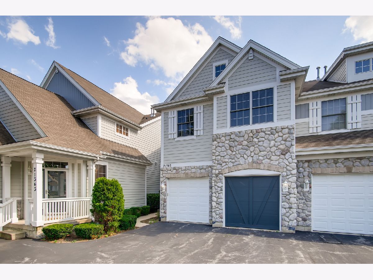 Townhomes & Condos & Homes Rented Windy Hill Farm Frankfort Illinois, 21345 Windy Hill
