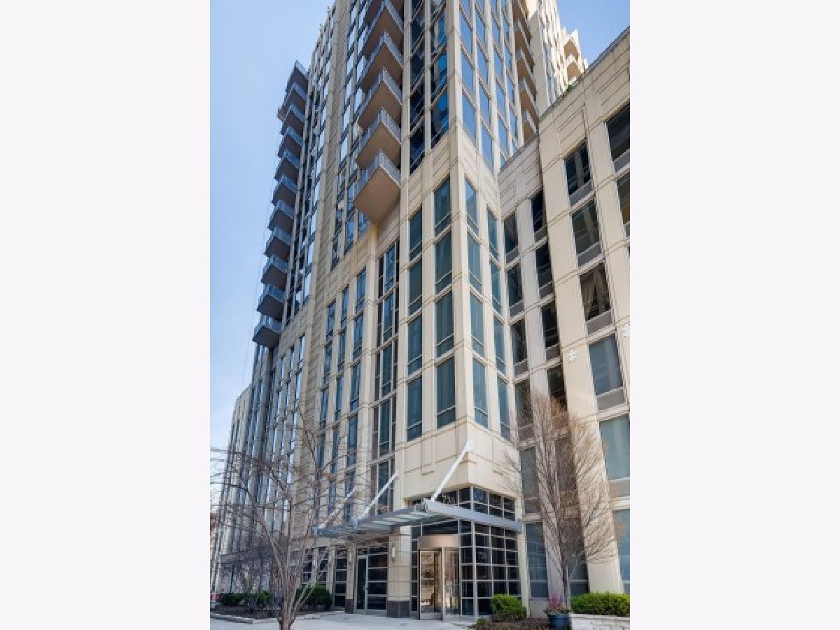 Condominiums Sold Two River Place Chicago Illinois, 720 Larrabee