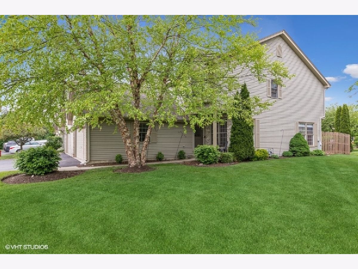 Townhomes Sold Arbor Walk Crystal Lake Illinois, 669 Cress Creek