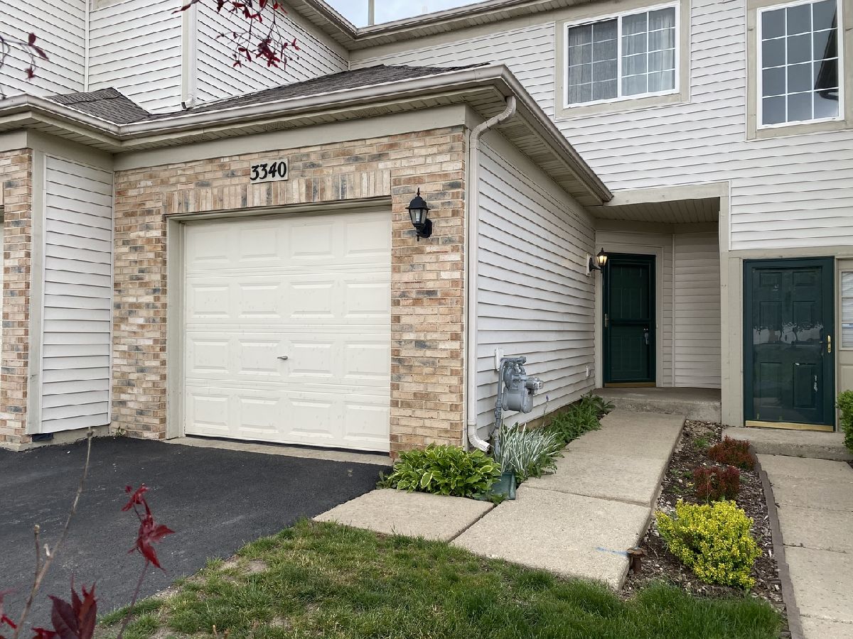 Townhomes Rented Shenandoah Townhomes Carpentersville Illinois, 3340 Blue Ridge