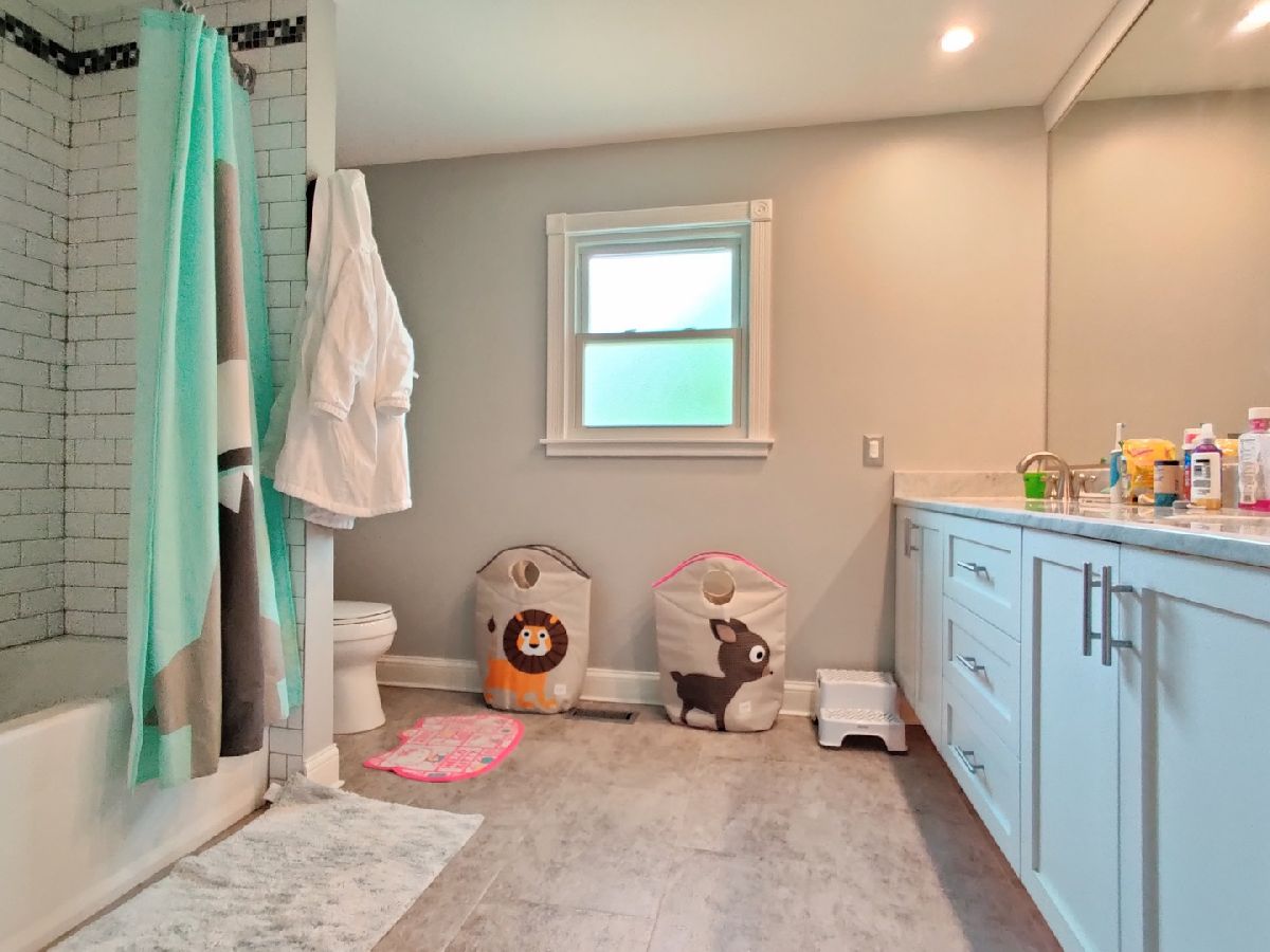 Homes Rented Walnut Ridge Naperville Illinois, 2327 University