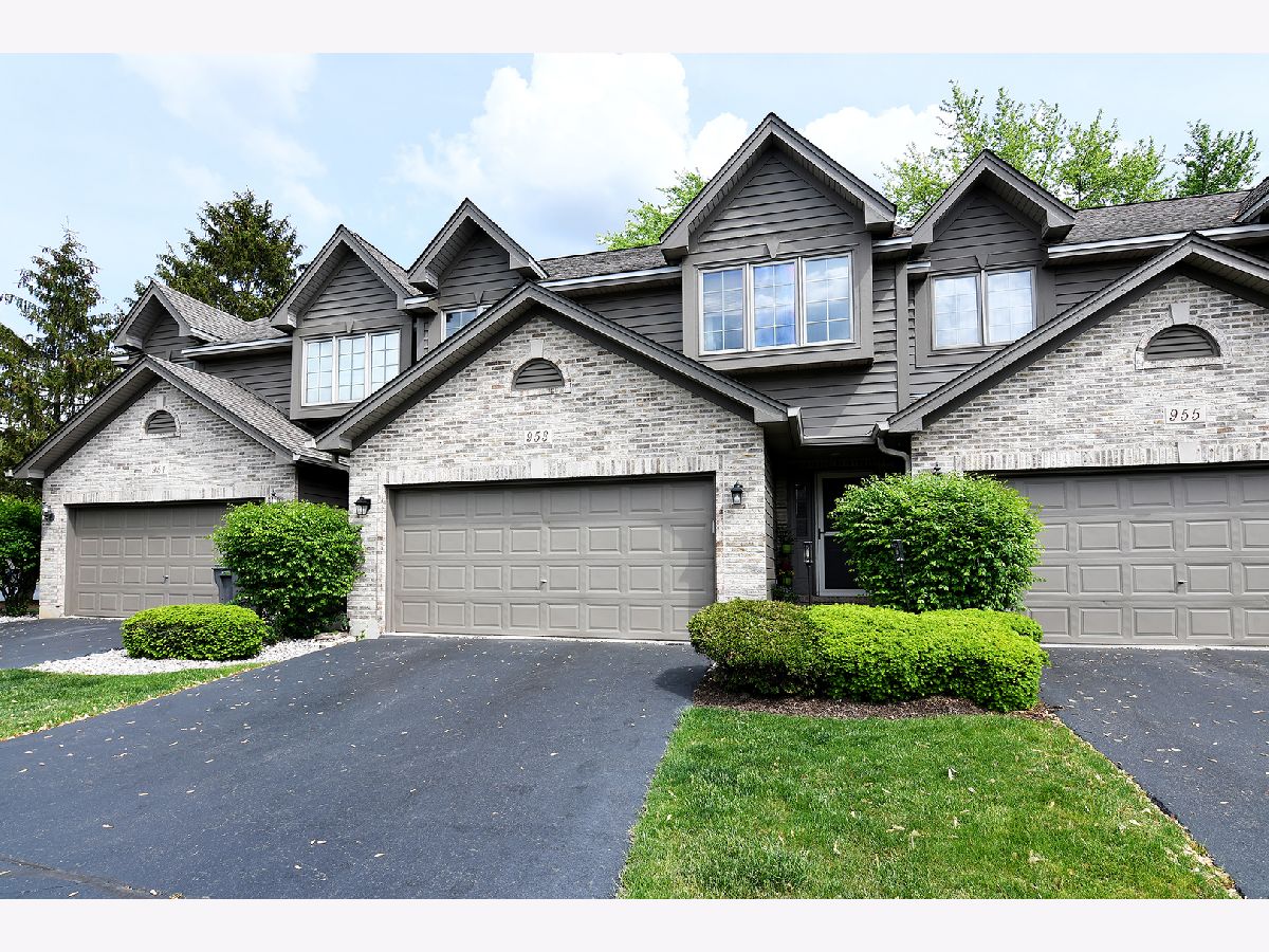 Townhomes Sold Pine Meadows Elgin Illinois, 953 Ascot