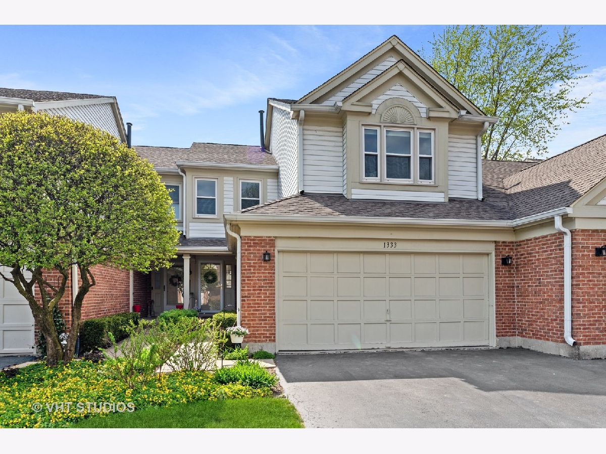 Arlington Club Wheeling IL, Townhomes & Condos For Sale & For Rent