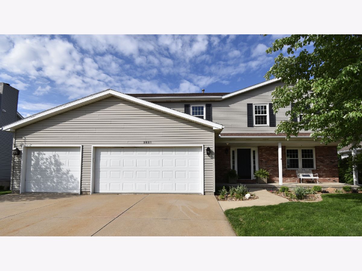 Homes Sold Eagle Crest North Bloomington Illinois, 2821 Longmeadow