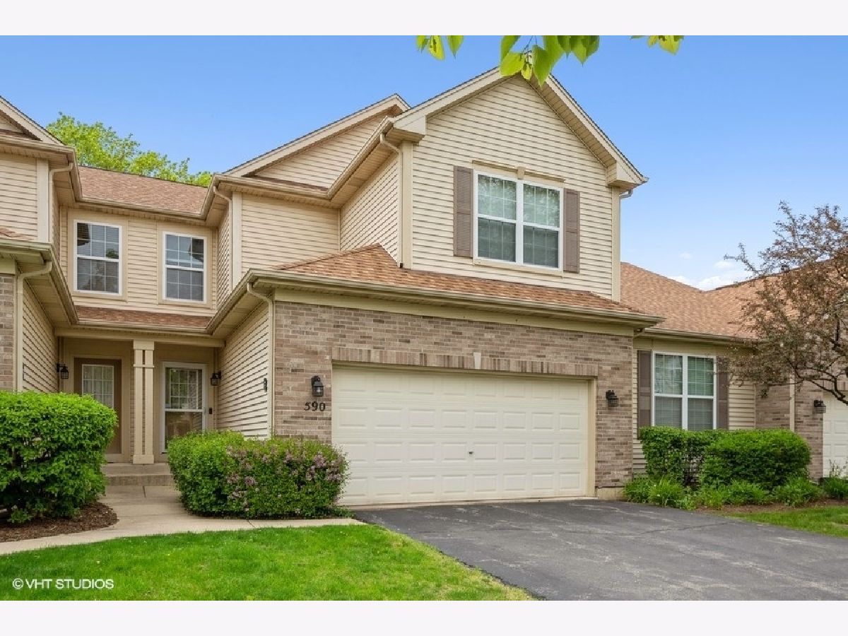 Townhomes & Homes Sold Countryfield Townes Elgin Illinois, 590 Countryfield