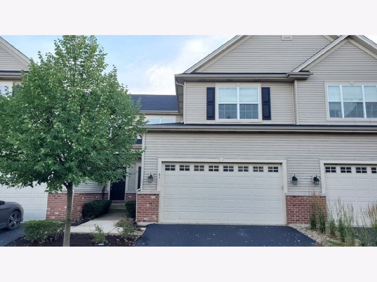 Townhomes Rented River Place South Elgin Illinois, 61 Melrose