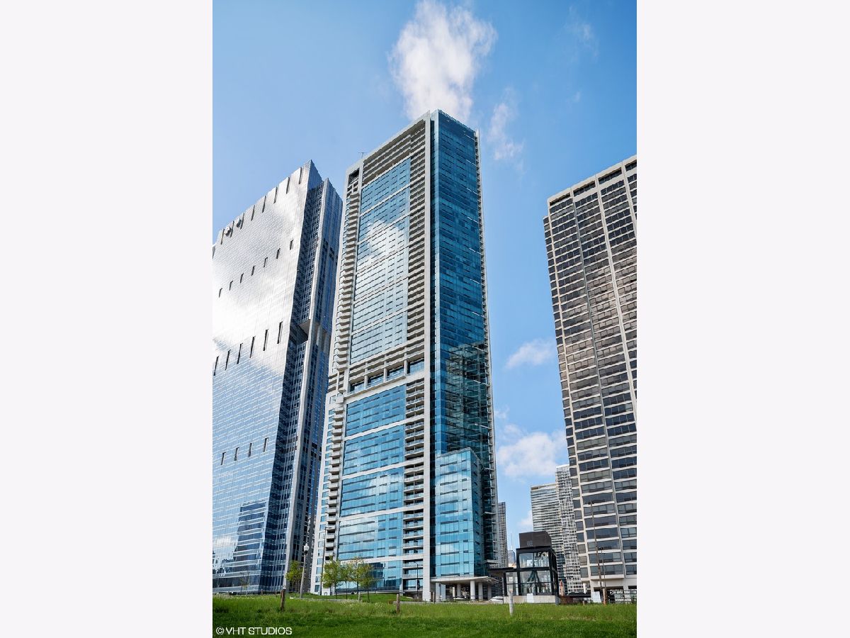 Condos & Townhomes Rented 340 E  Randolph Chicago Illinois, 340 Randolph