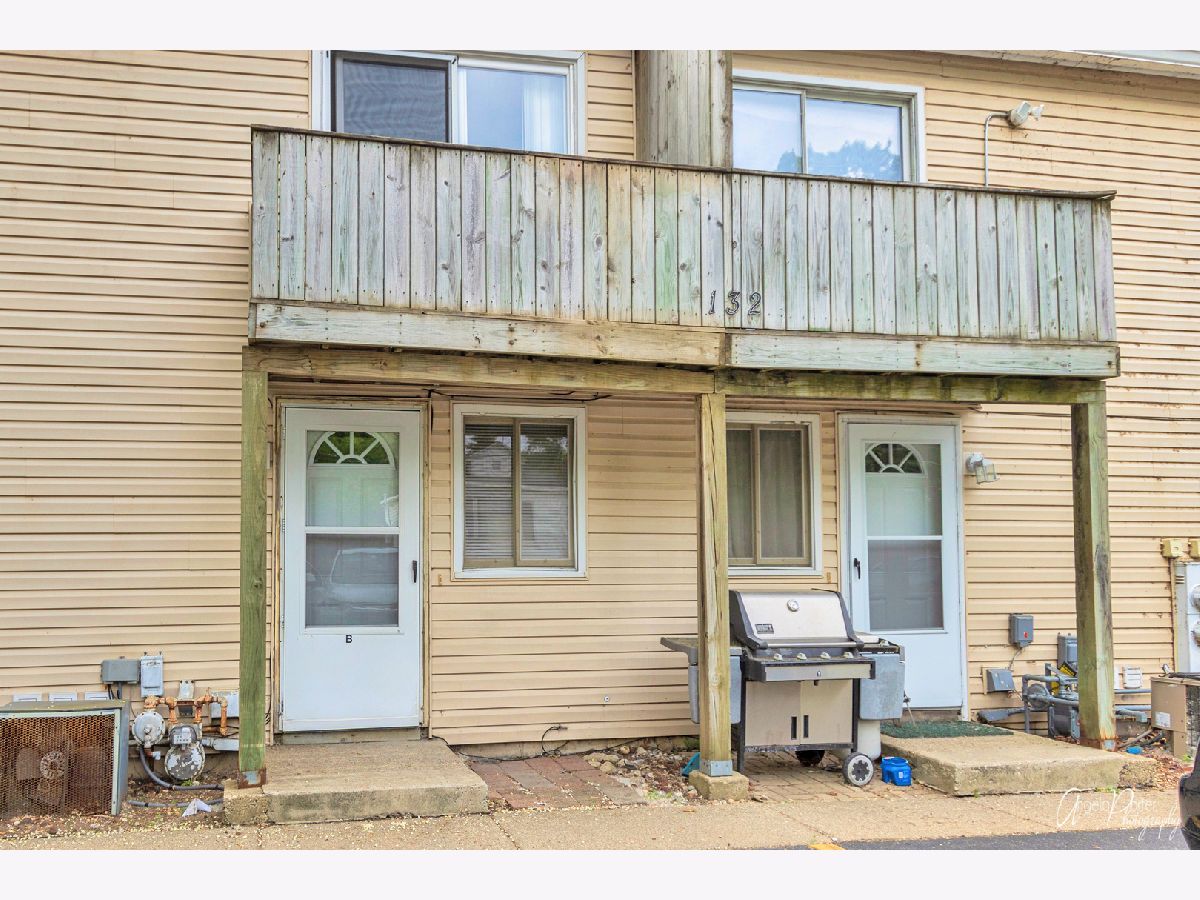 Townhomes & Condos & Homes Sold Hidden Glen Fox Lake Illinois, 132 Cora