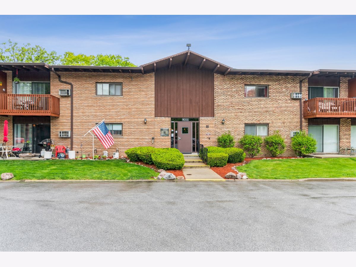 Condominiums Sold Forest Trail Willow Springs Illinois, 8000 Archer