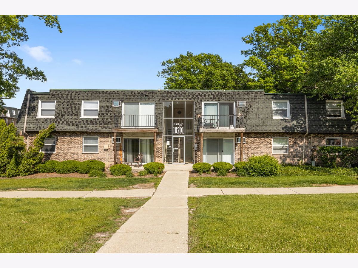 Condominiums Sold Scenic Tree Palos Hills Illinois, 10201 86th
