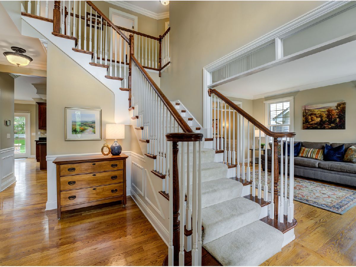 Homes Sold Fox Creek St Charles Illinois, 40W664 Blue Lake