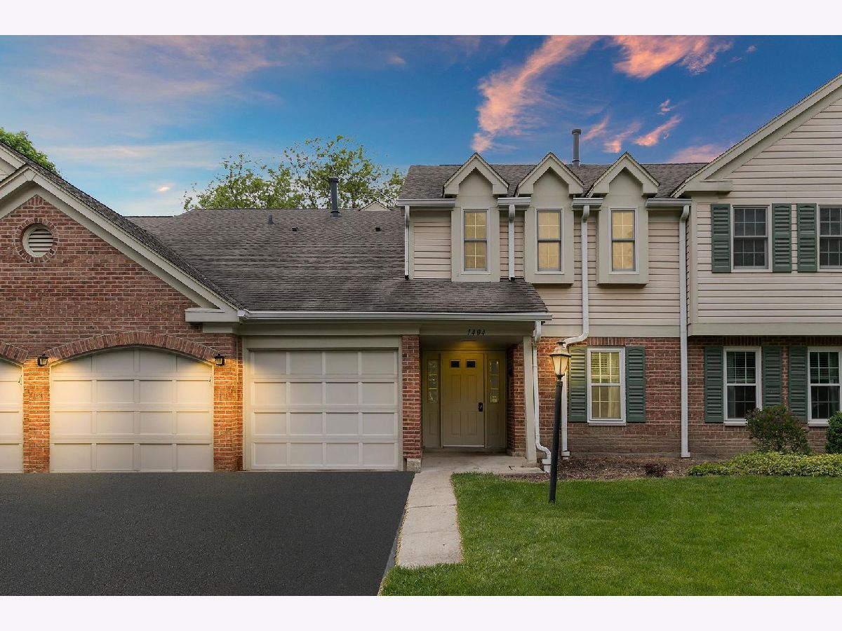 Arlington Club Wheeling IL, Townhomes & Condos For Sale & For Rent