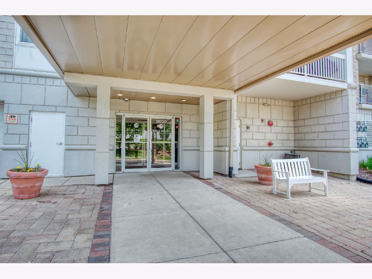 Condominiums Sold York Brook Lombard Illinois, 2020 Saint Regis