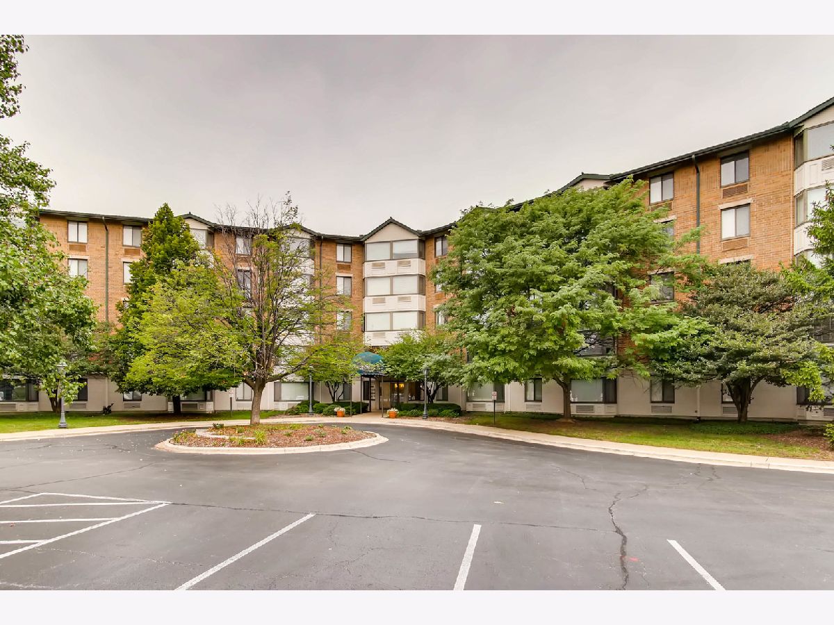 Condominiums Sold Greenbriar Place Glen Ellyn Illinois, 470 Fawell