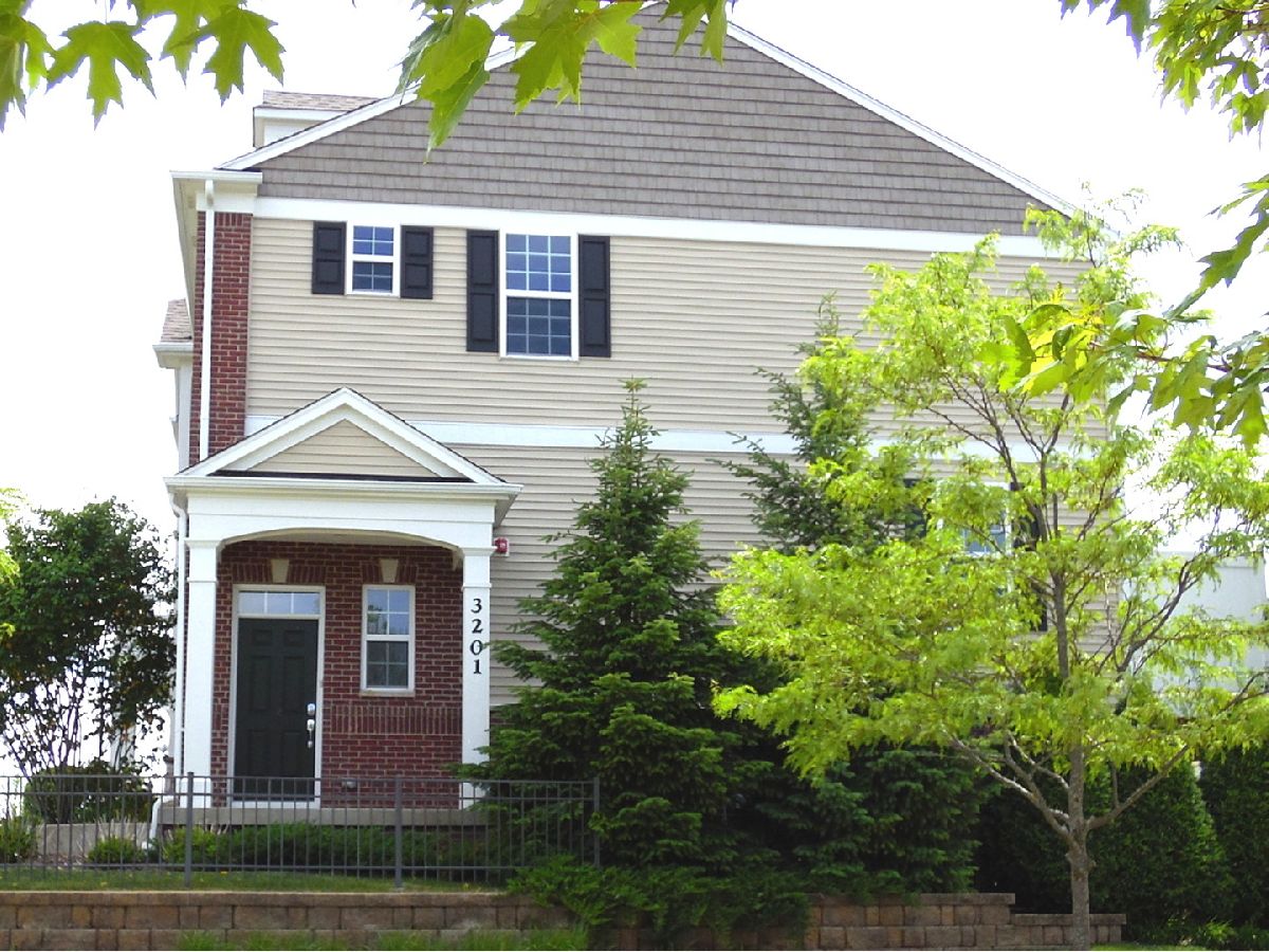 Townhomes & Homes Rented Regency At The Glen Glenview Illinois, 3201 Coral