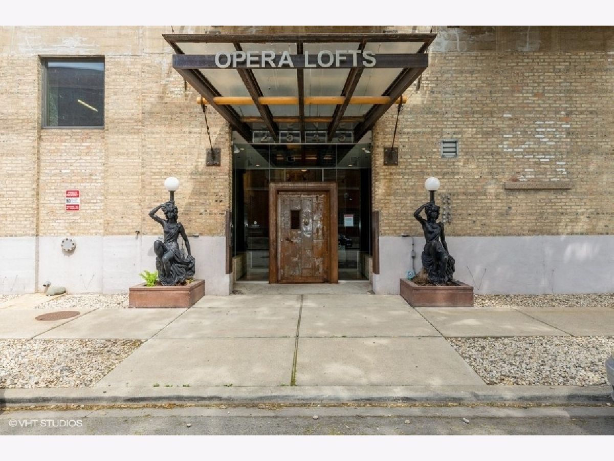 Condominiums Sold Opera Lofts Chicago Illinois, 2545 Dearborn