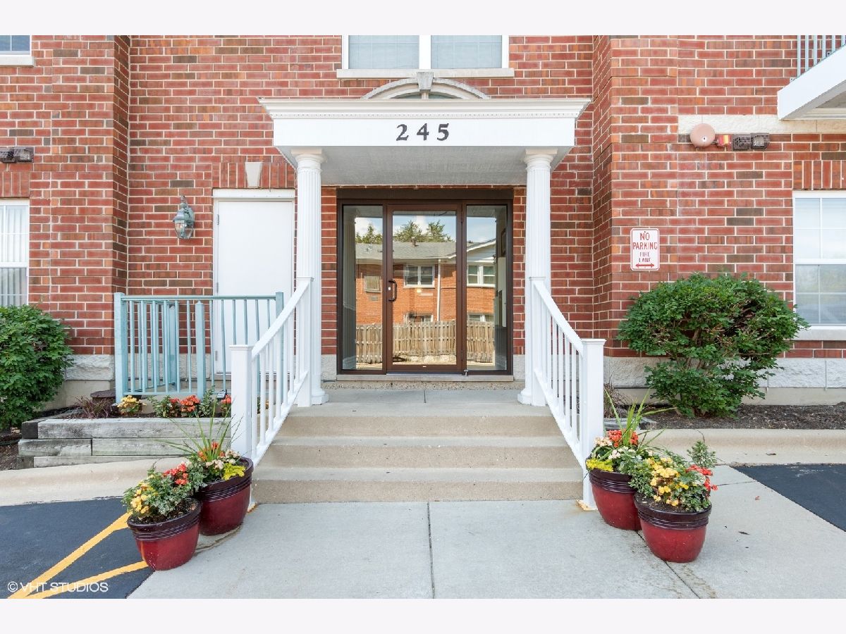 Condominiums Sold Washington Square Palatine Illinois, 245 Johnson