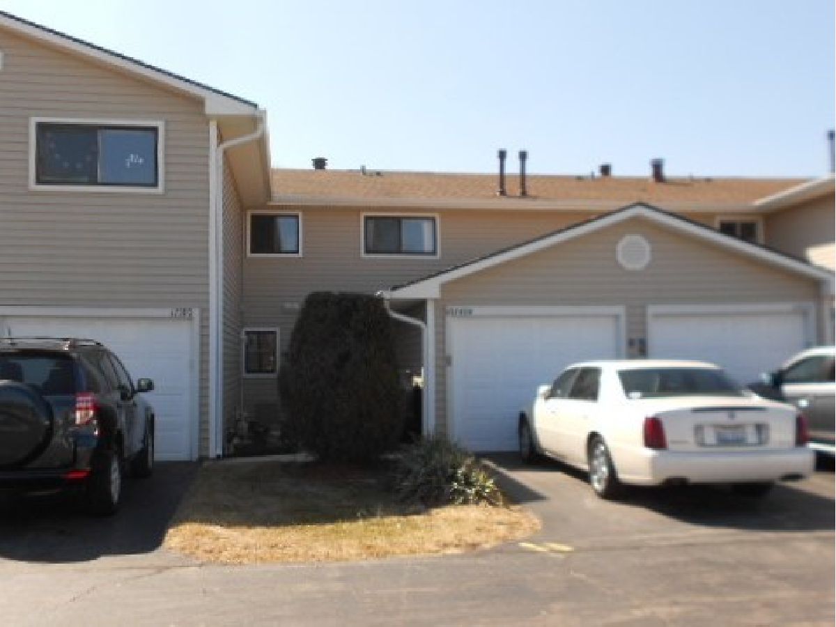 Townhomes & Condos Rented Woodland Hills Gurnee Illinois, 17404 Walnut