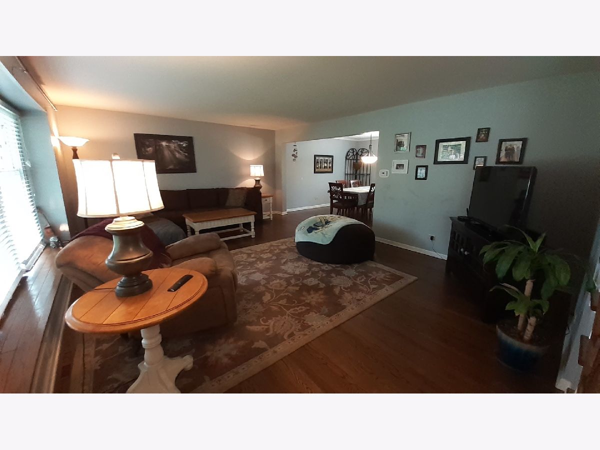 Homes & Condos & Townhomes Rented Cambridge Libertyville Illinois, 508 Golf