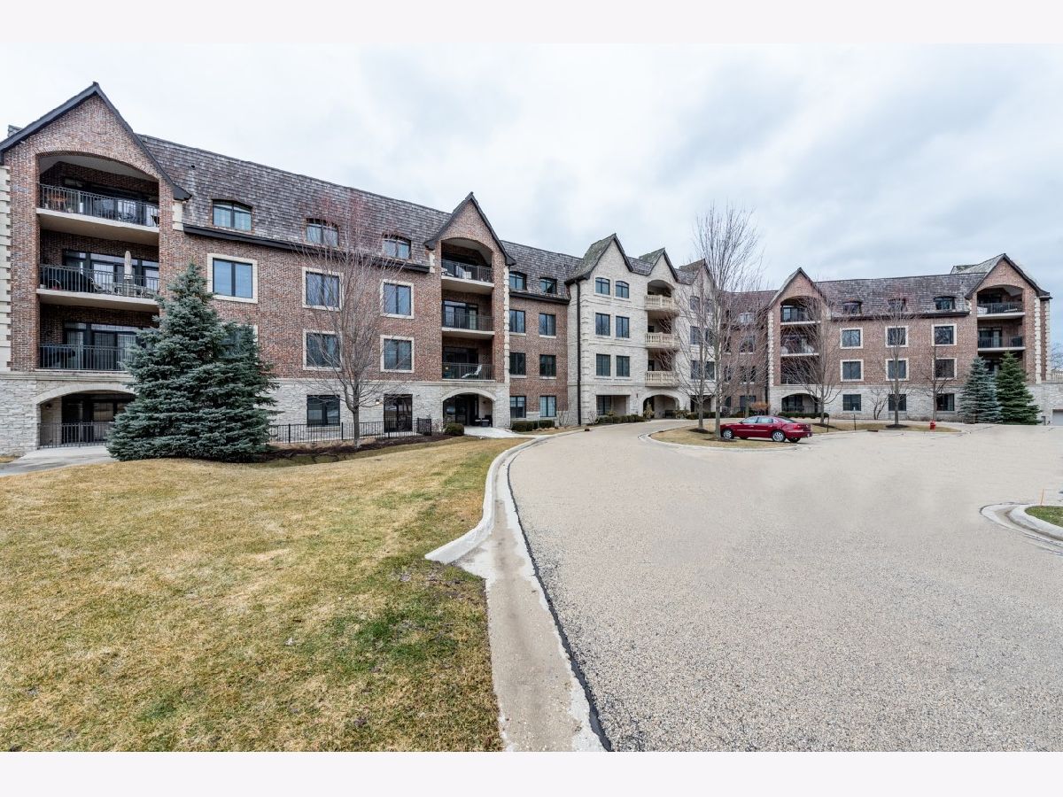 Condominiums Sold Amberley Woods Lake Forest Illinois, 1800 Amberley