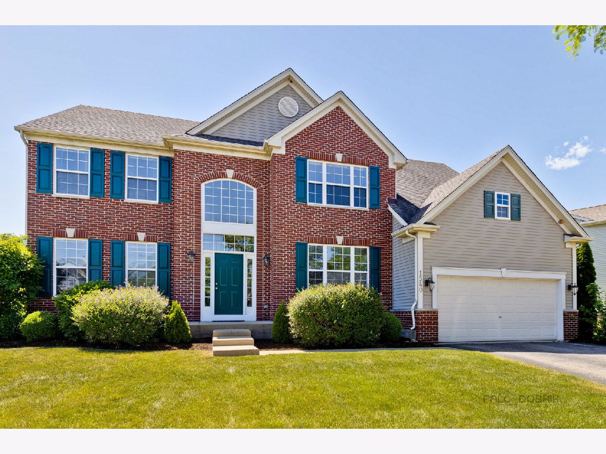 Homes & Condos & Townhomes Sold Canterbury Farms Hoffman Estates Illinois, 1540 Russell