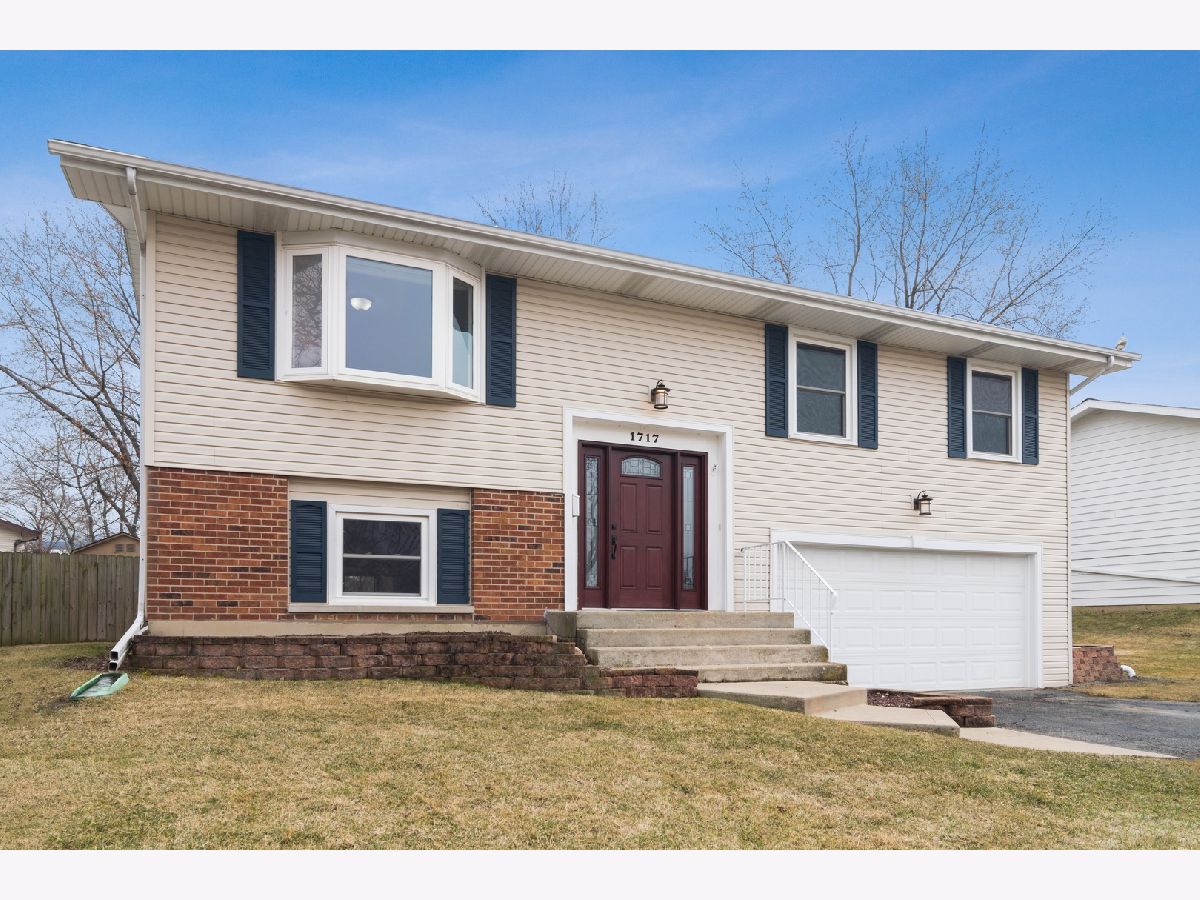 Homes Rented High Point Hoffman Estates Illinois, 1717 Glen Lake