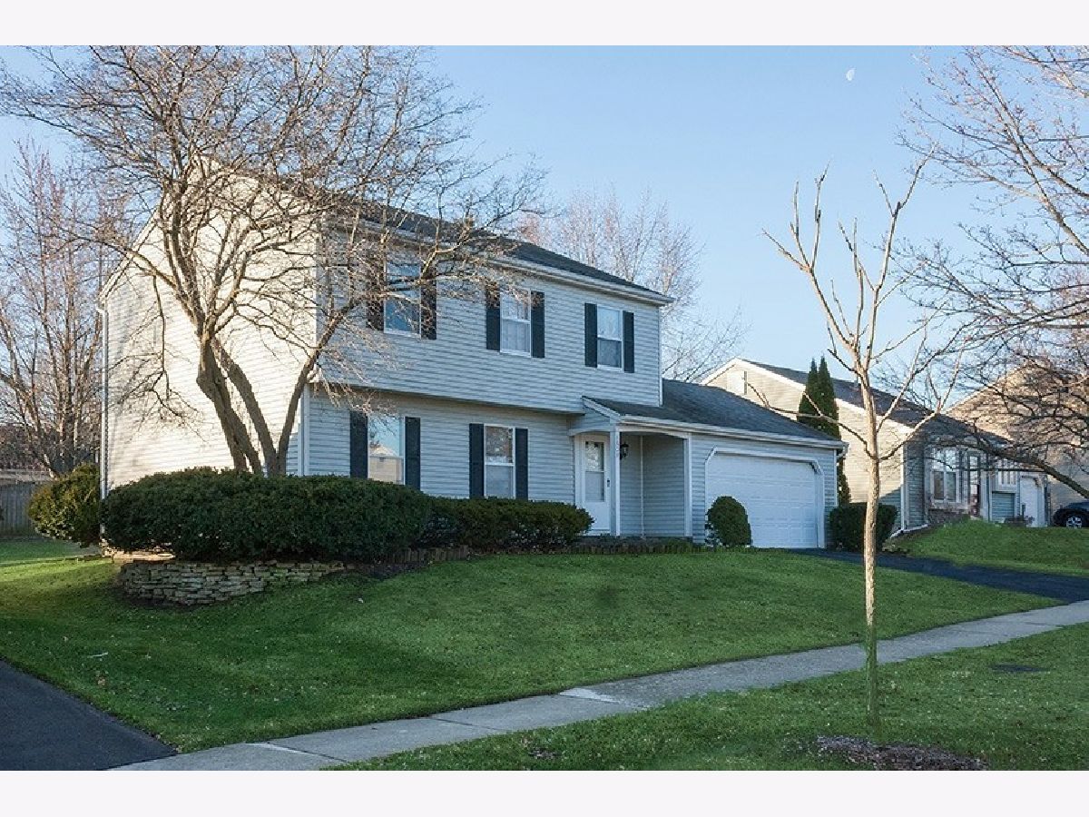 Homes Rented Cambridge East St Charles Illinois, 1607 Ronzheimer