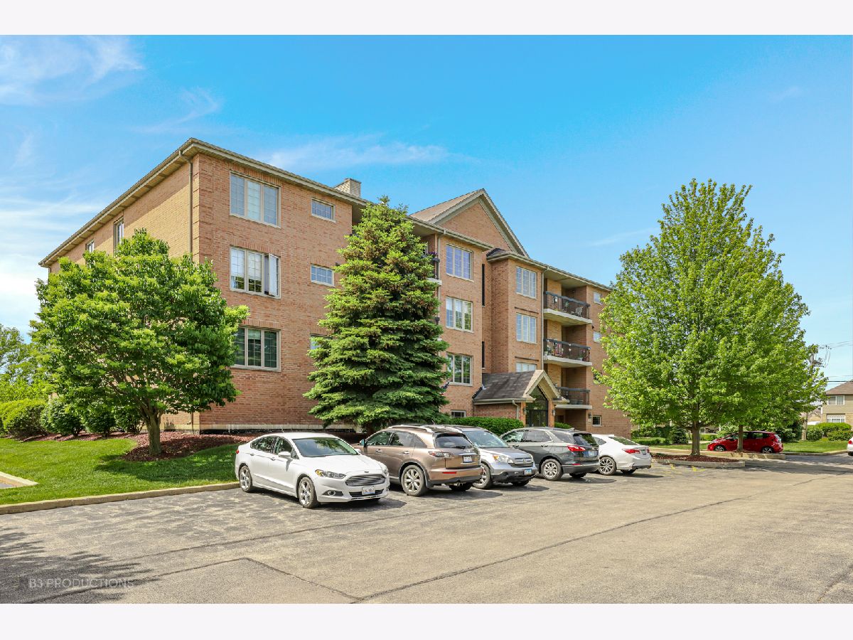 Condominiums Sold South Pointe Condos Tinley Park Illinois, 6749 Pointe