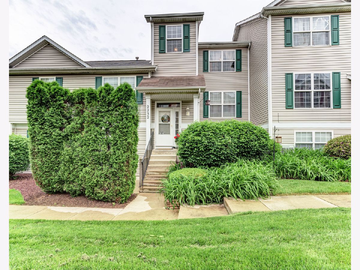 Townhomes Sold Wexford Towns Joliet Illinois, 2232 Graystone