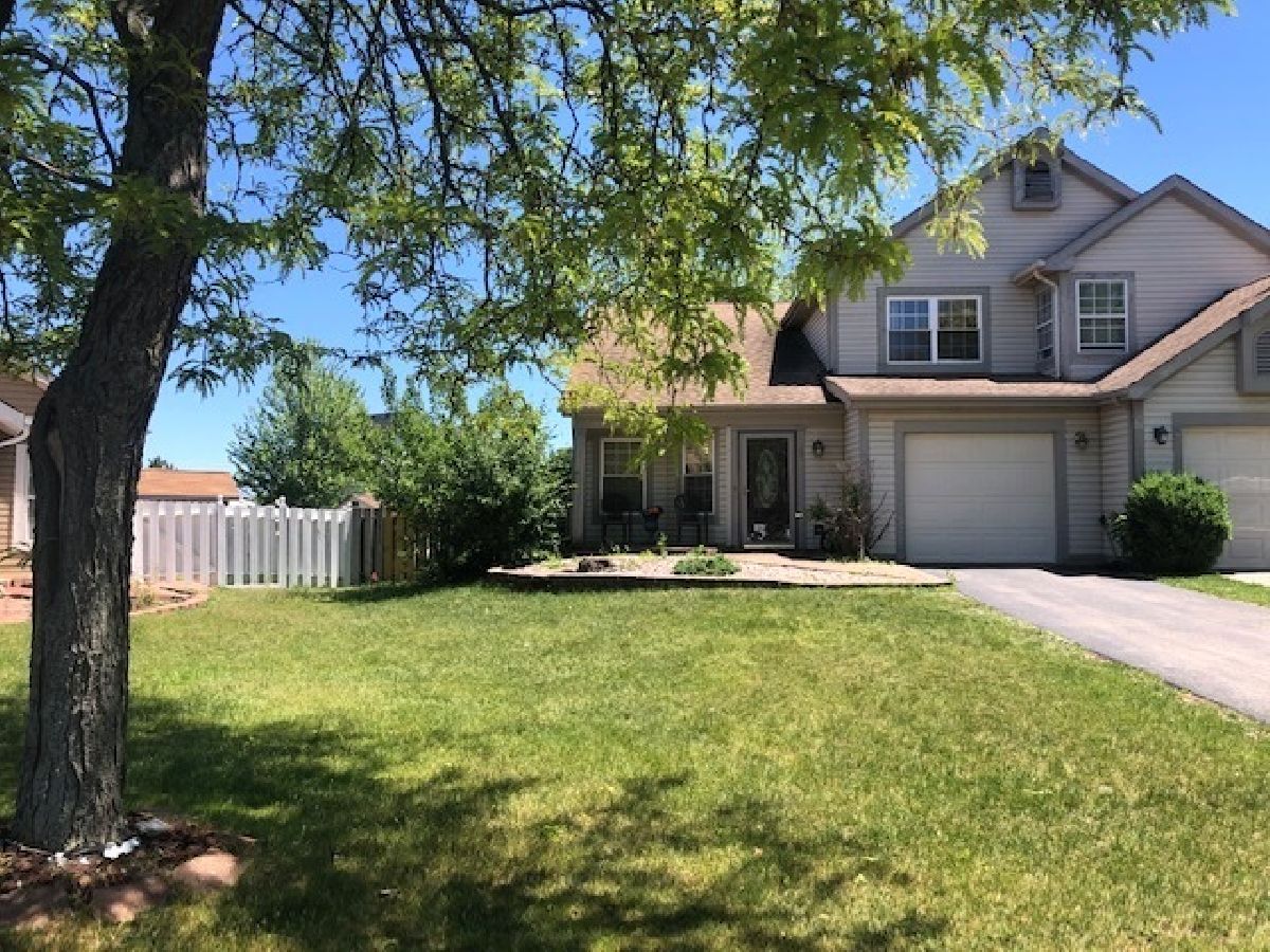Townhomes & Homes Sold Hunters Crossing Carol Stream Illinois, 363 Trailside
