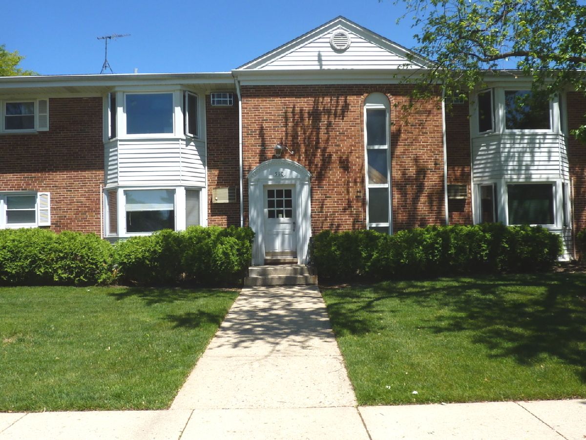 Condominiums Sold Hampton Courts Arlington Heights Illinois, 510 Miner