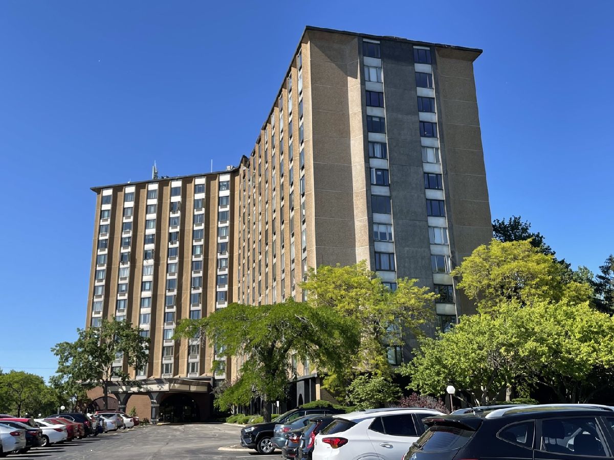 Condominiums Sold Renaissance Towers Palatine Illinois, 1 Renaissance