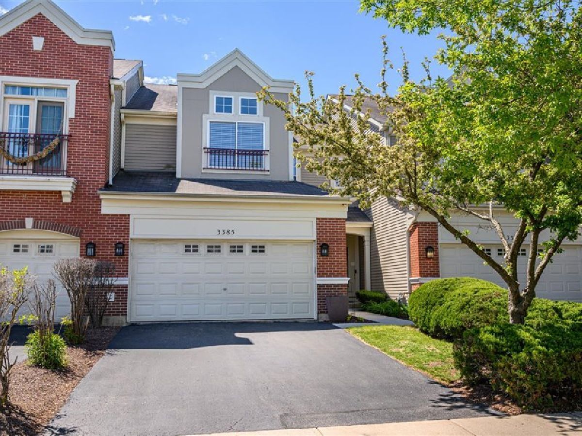 Townhomes Sold Heatherstone East Naperville Illinois, 3385 Rosecroft