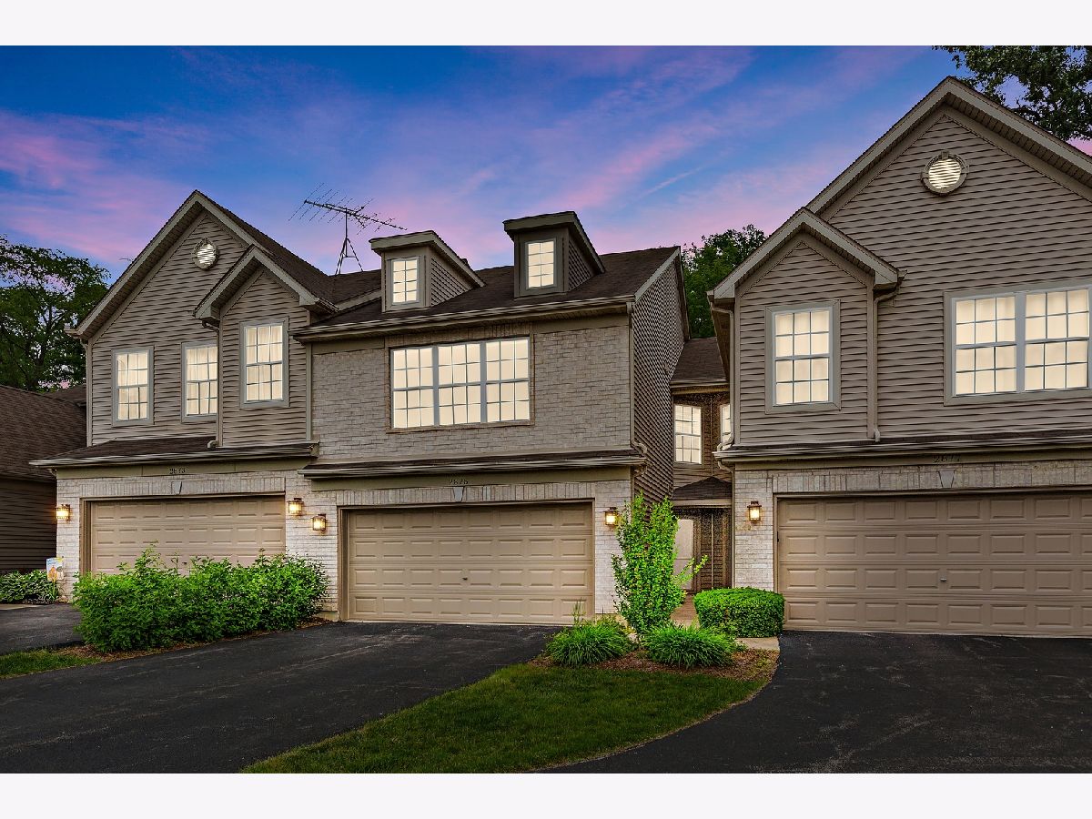 Townhomes & Condos Sold Cobblestone Woods Prairie Grove Illinois, 2875 Granite
