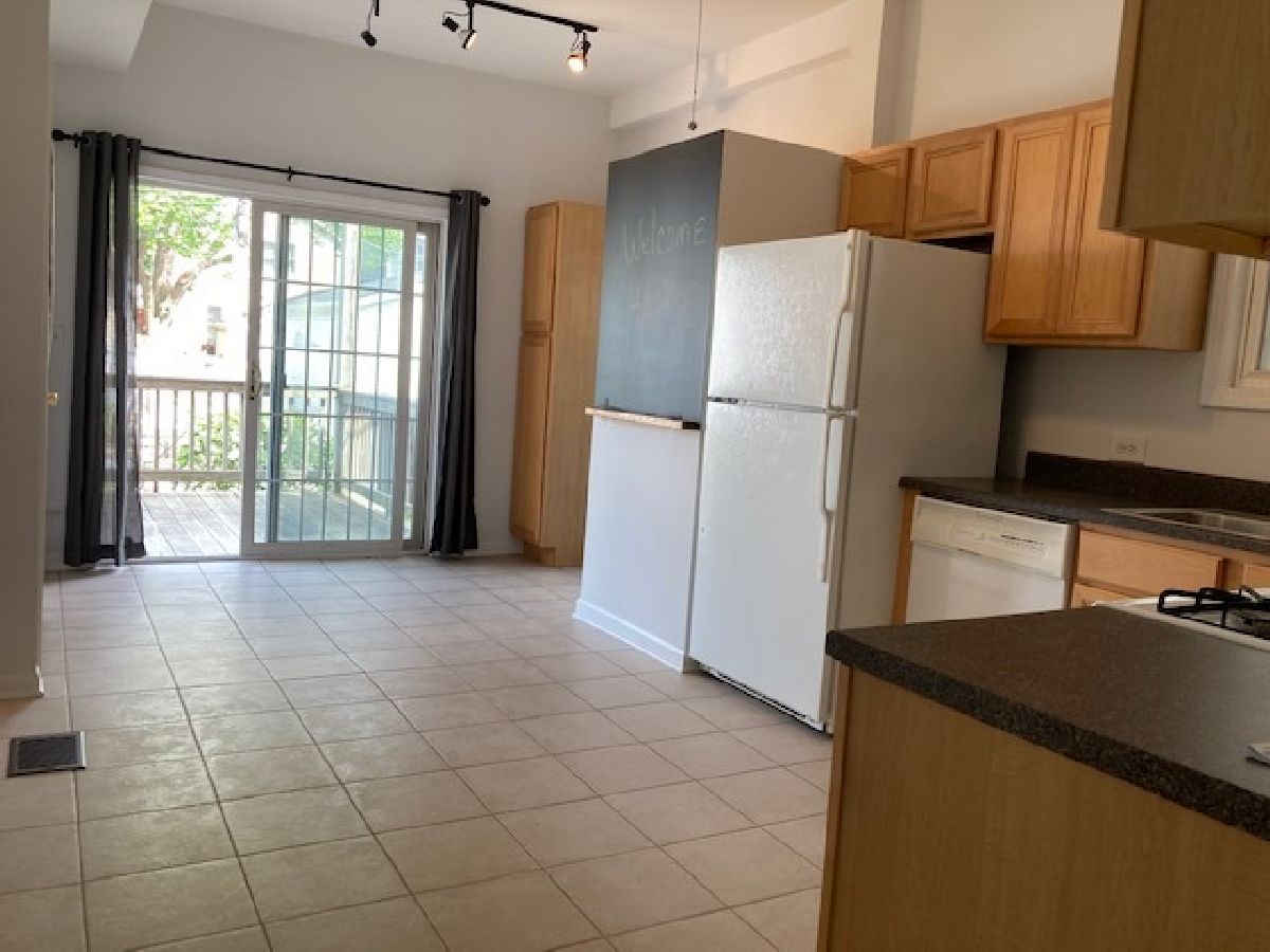 Homes & Condominiums Rented St Bens Chicago Illinois, 4143 Claremont