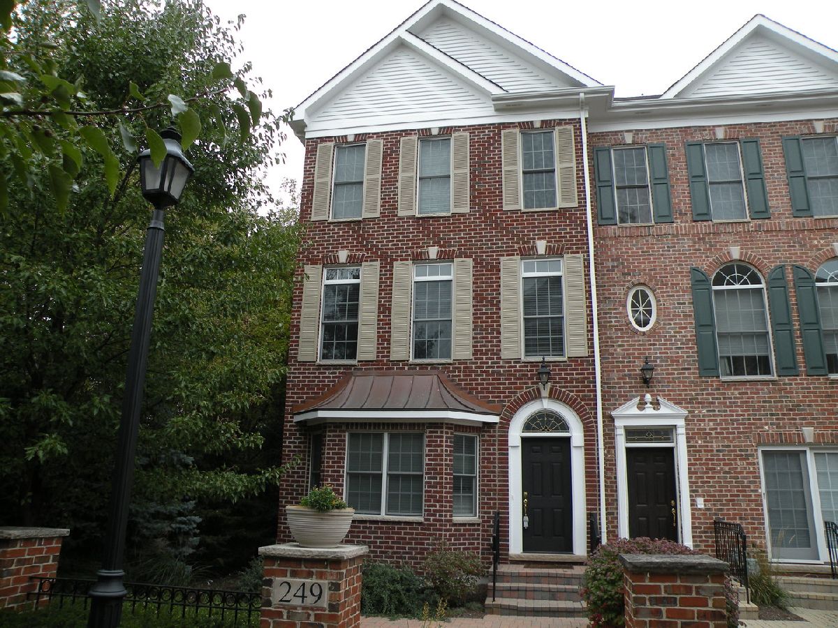 Townhomes & Homes Rented Naperville Station Naperville Illinois, 249 Box Car
